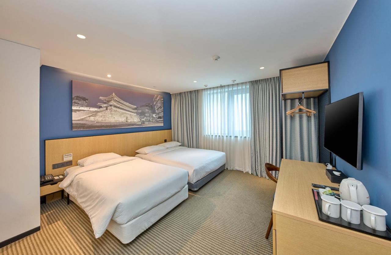 Travelodge Myeongdong City Hall Seoul Bagian luar foto